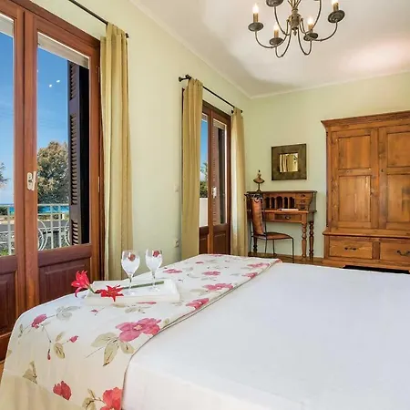 Agia Marina Sleeps 4 With Pool Air Con And Wifi *