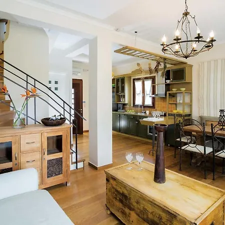 Villa Agia Marina Sleeps 4 With Pool Air Con And Wifi Lefkáda