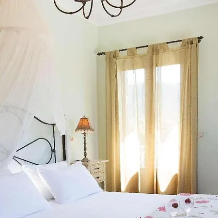 别墅 Agia Marina Sleeps 4 With Pool Air Con And Wifi *