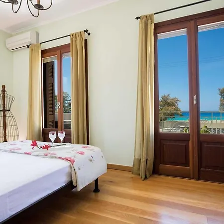 别墅 Agia Marina Sleeps 4 With Pool Air Con And Wifi