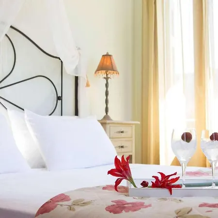 Agia Marina Sleeps 4 With Pool Air Con And Wifi 别墅